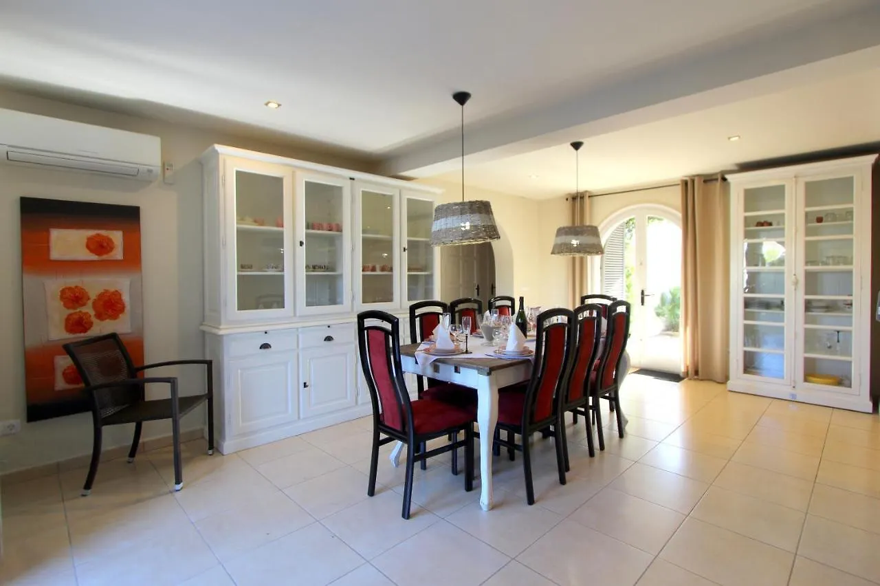 Leon Inmo Villa Royal - 10500 Empuriabrava Spanien