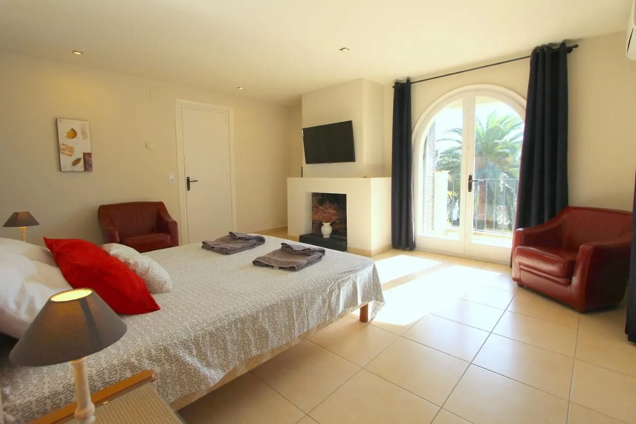 Leon Inmo Villa Royal - 10500 Empuriabrava 0*,